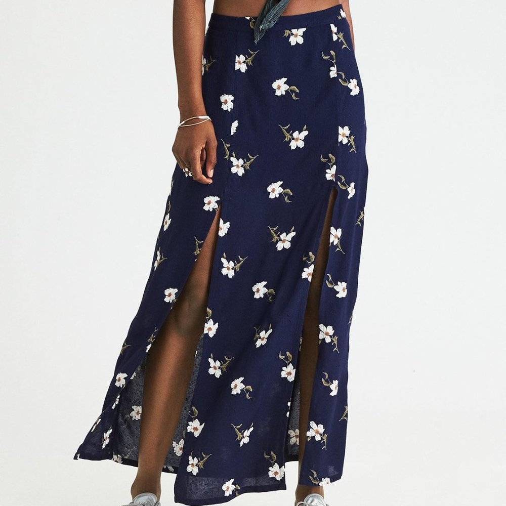 AE double slit navy floral maxi skirt - Sz M
